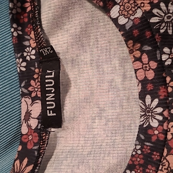 2XL Maternity Floral T-Shirt - Picture 3 of 6